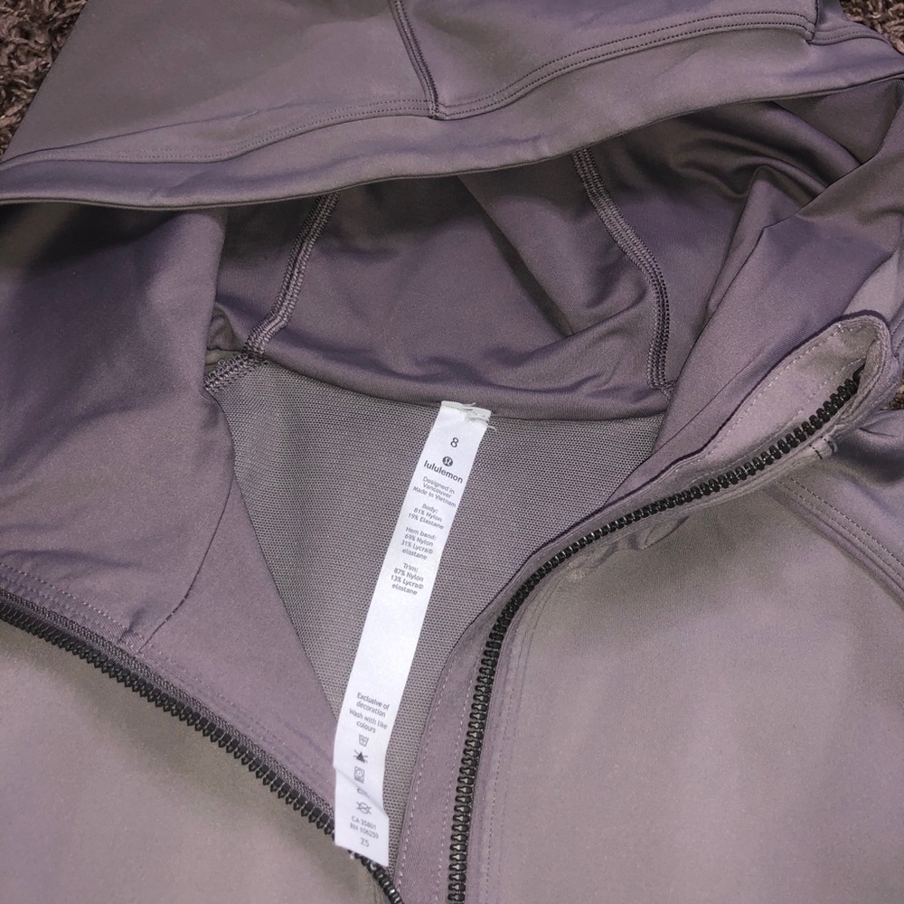 Lululemon 🍋 Jacket - Picture 9 of 13